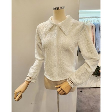 소매 펀칭 포인트 블라우스