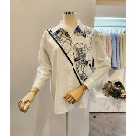 사선 프린트 카라 블라우스