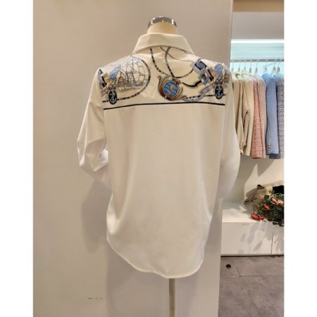 사선 프린트 카라 블라우스