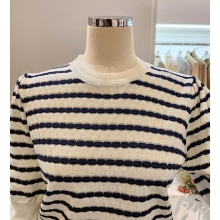 물결 퍼프소매 니트