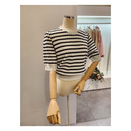 물결 퍼프소매 니트