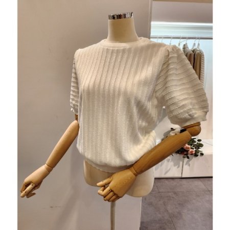 라운드넥 퍼프 소매 니트