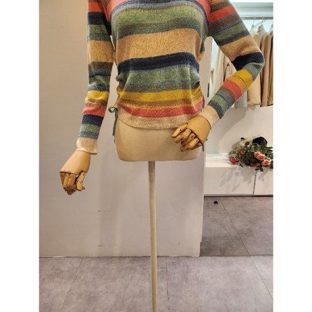 양 셔링 컬러 라운드넥 니트