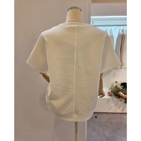 옆트임 프린트 티셔츠