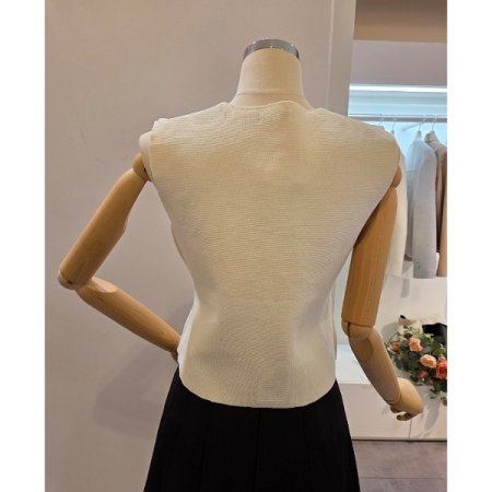 금장 민소매 니트베스트