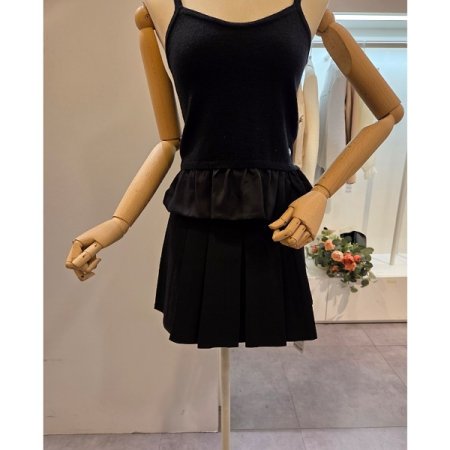 밑단배색 민소매 니트조끼