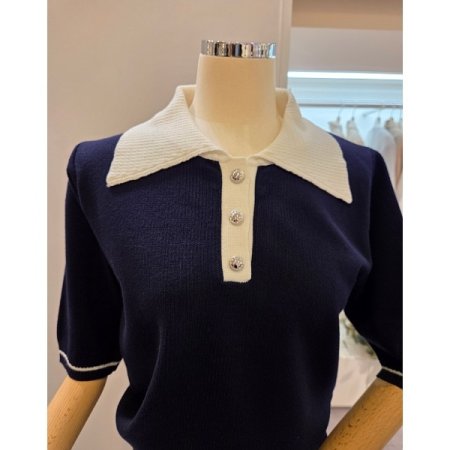 쓰리버튼 카라 배색 니트