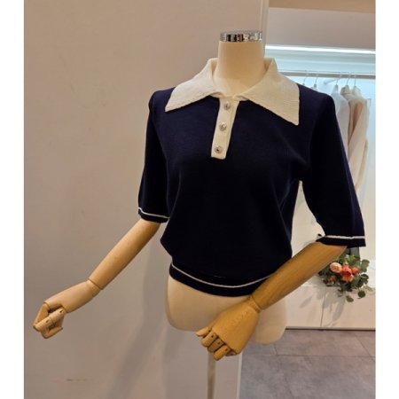 쓰리버튼 카라 배색 니트