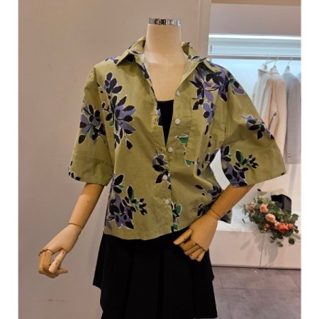 뒷 주름 프린트 셔츠