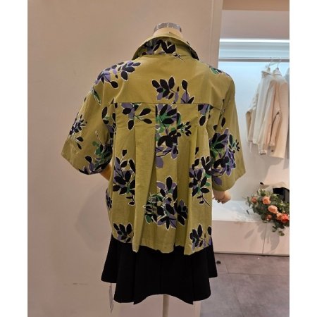 뒷 주름 프린트 셔츠