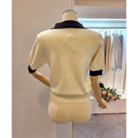 카라 배색 장식 니트