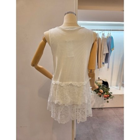 레이스 배색 민소매 티셔츠