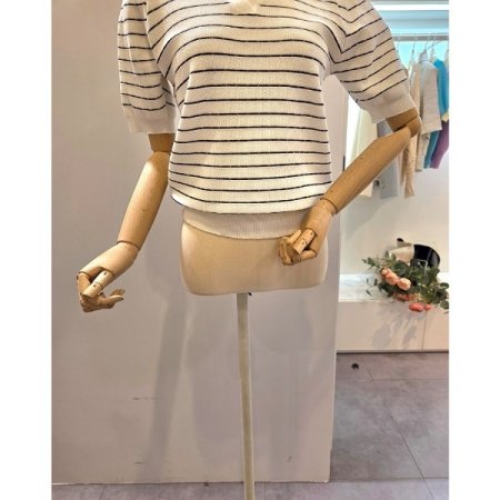 슬릿 카라 줄무늬 니트