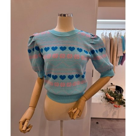 하트 퍼프 소매 니트