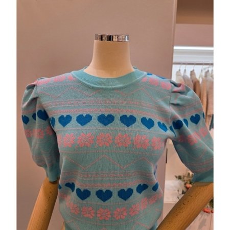 하트 퍼프 소매 니트