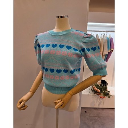 하트 퍼프 소매 니트