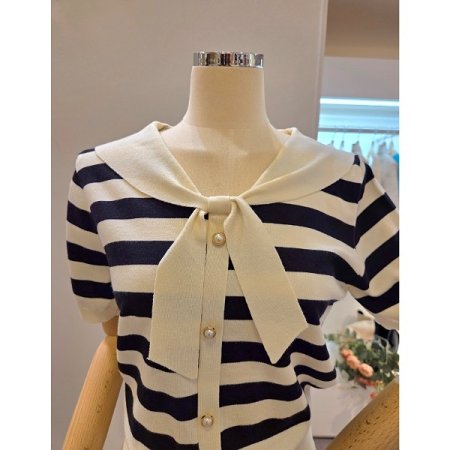 리본 카라 줄무늬 니트