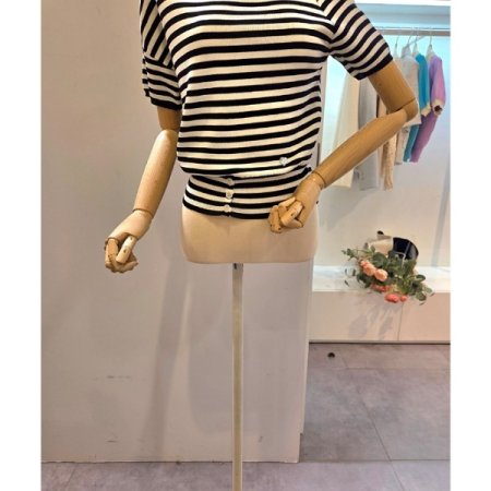 사선 넥라인 줄무늬 니트