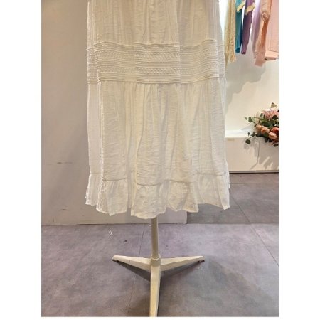 펀칭 레이스 밴딩 스커트