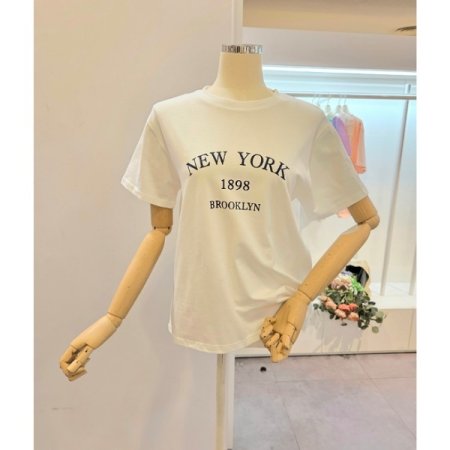 영문 레터링 라운드넥 티셔츠