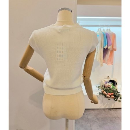 어깨장식 캡소매 니트