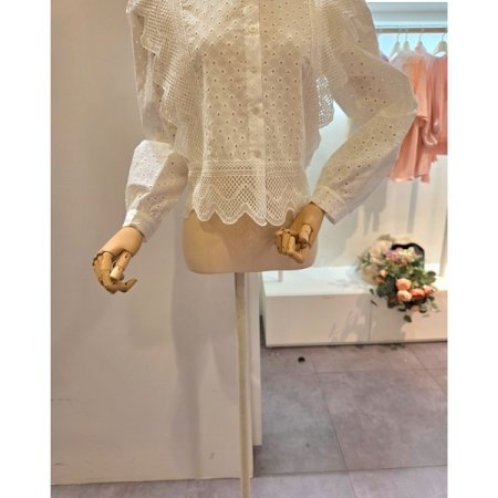 양 레이스 펀칭 블라우스