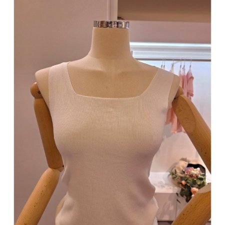 스퀘어넥 민소매 니트