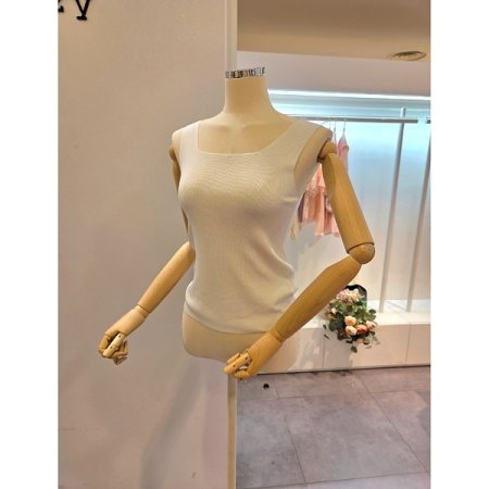 스퀘어넥 민소매 니트