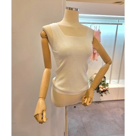 스퀘어넥 민소매 니트