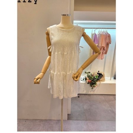 양 리본 펀칭 블라우스