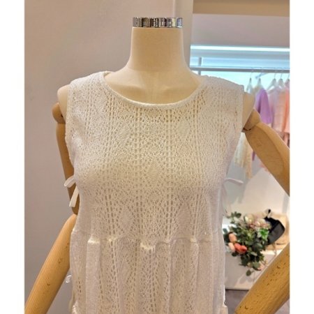 양 리본 펀칭 블라우스