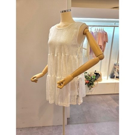 양 리본 펀칭 블라우스