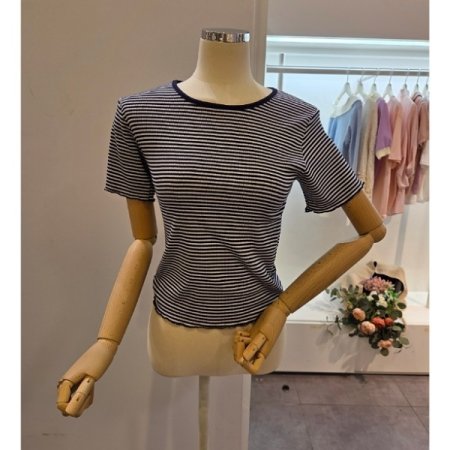 스트라이프 라운드넥 슬림핏 티셔츠