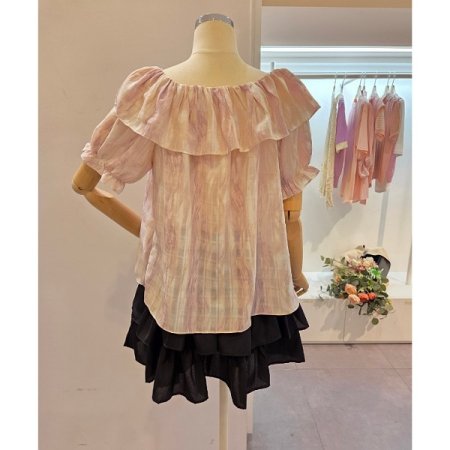 프릴 숄더 블라우스