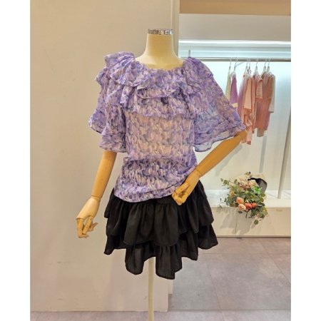 러플 플라워 숄더 블라우스