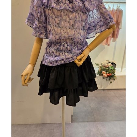 러플 플라워 숄더 블라우스