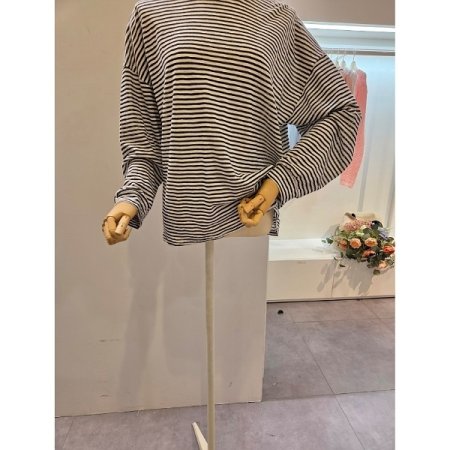 스트라이프 라운드넥 티셔츠