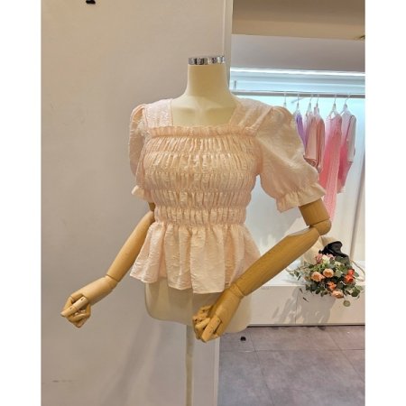 스퀘어넥 스모크 셔링 블라우스