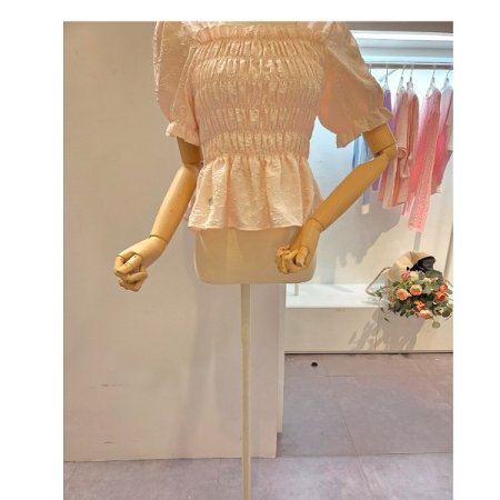 스퀘어넥 스모크 셔링 블라우스