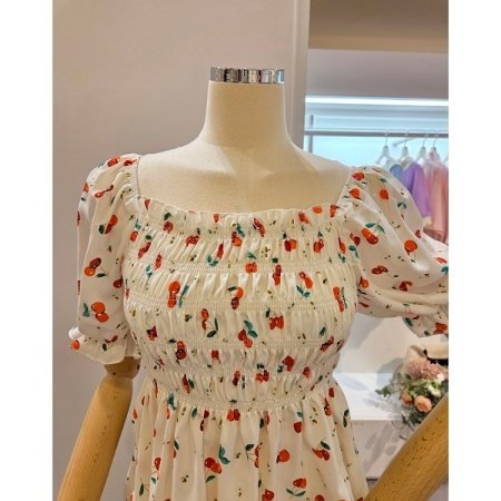 체리 스모크 셔링 블라우스