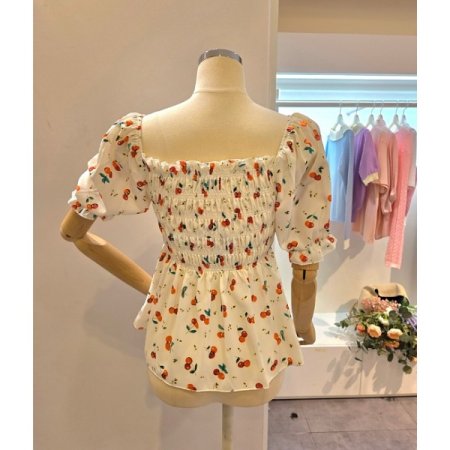 체리 스모크 셔링 블라우스