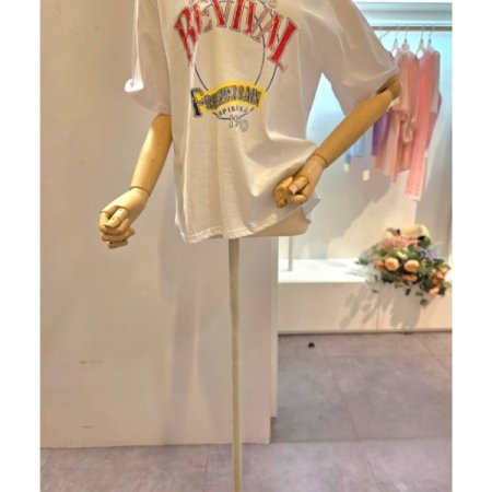 레드 레터링 라운드넥 티셔츠