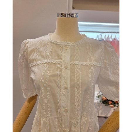 레이스 퍼프 블라우스