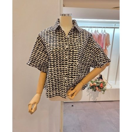 반원 패턴 카라 셔츠