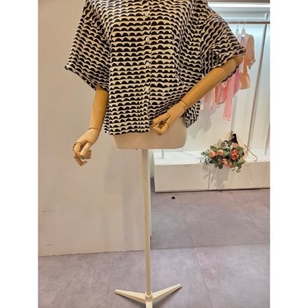 반원 패턴 카라 셔츠