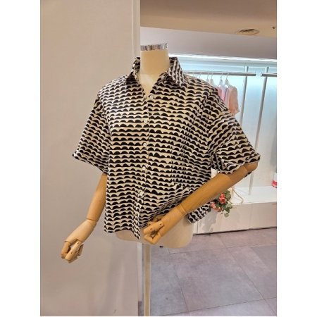 반원 패턴 카라 셔츠