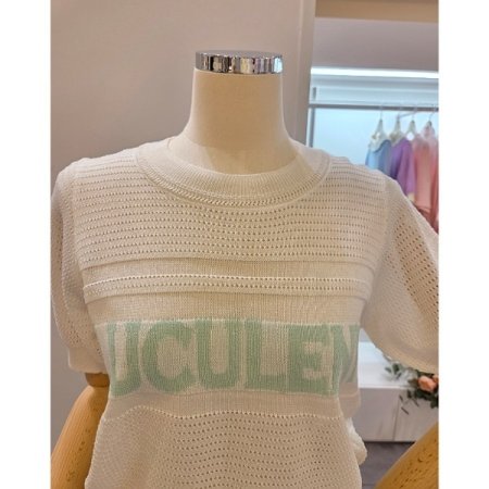 레터링 라운드 펀칭 니트