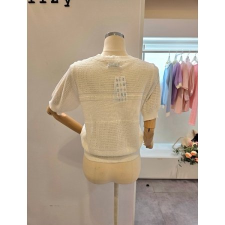 레터링 라운드 펀칭 니트