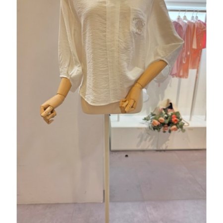 포켓 슬릿 카라 블라우스