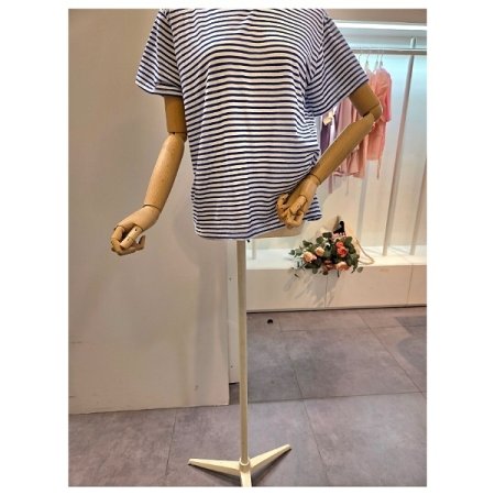 스트라이프 패턴 라운드넥 티셔츠